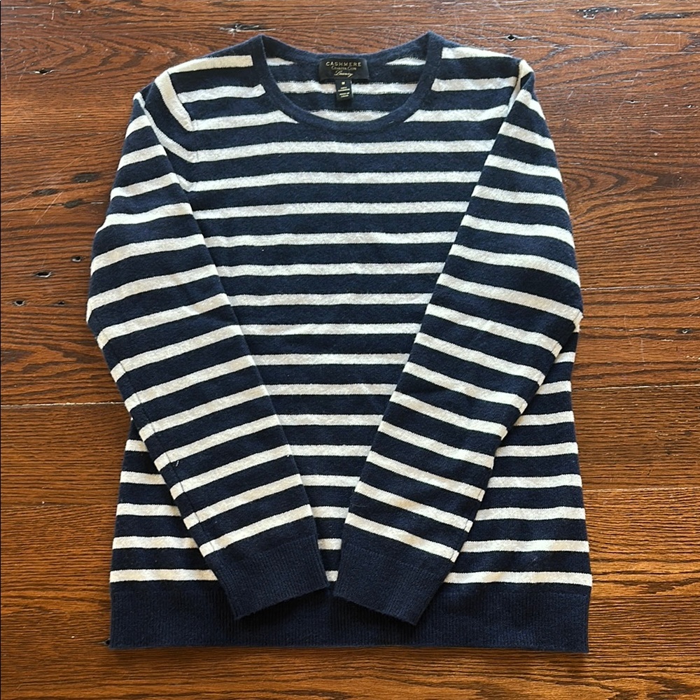 Women’s cashmere sweater - perfect condition.  Worn once